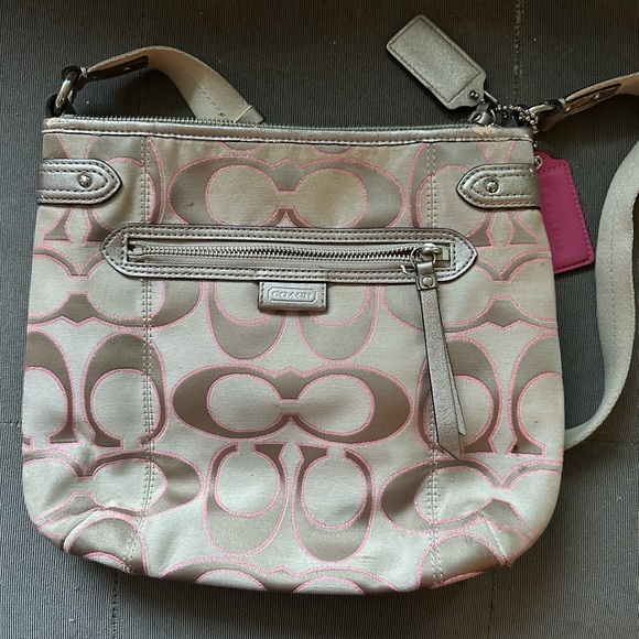 Light beige Coach cross-body purse with beige and pink C design - Picture 1 of 8